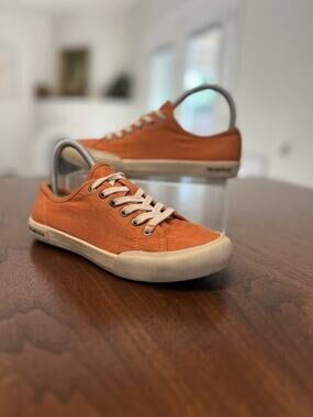 SeaVees Monterey Standard Orange Canvas Sneakers Women’s Size 5.5